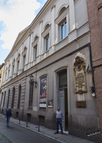 Fachada de la Biblioteca "Marqués de Valdecilla"